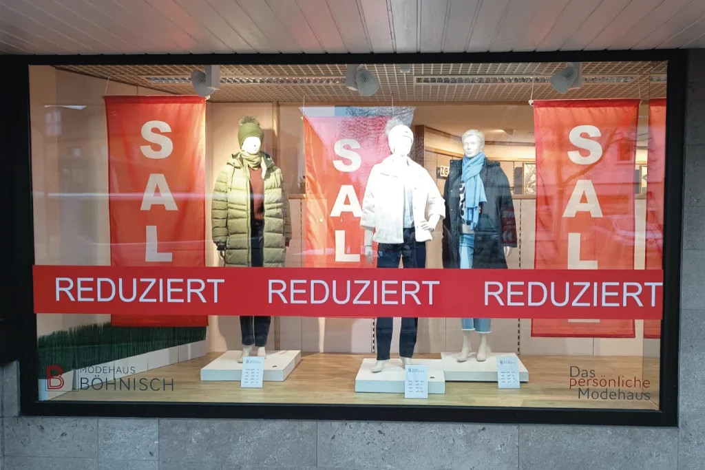 Schaufenster- und Fassadenbeschriftung für Unternehmen